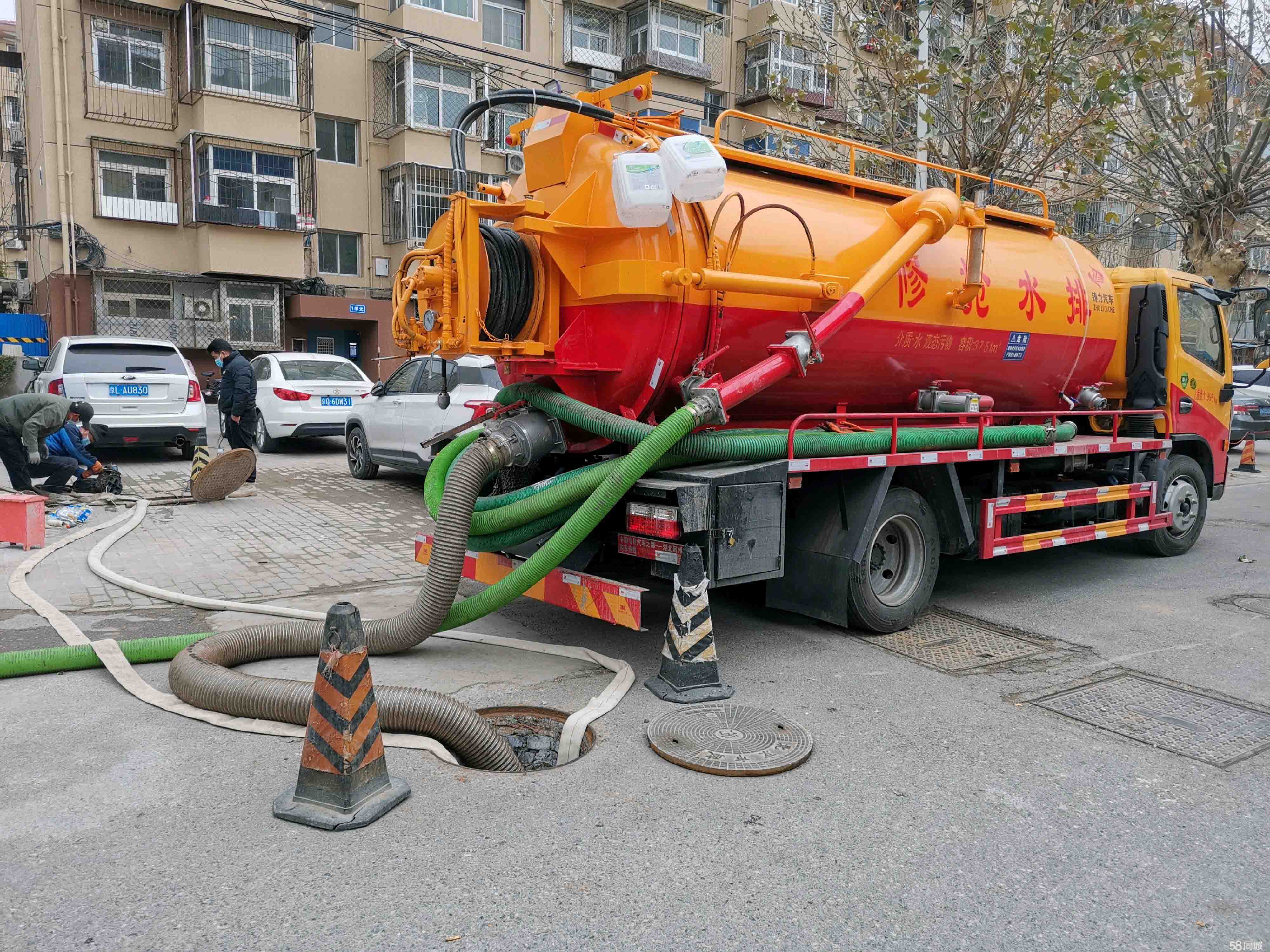 三台抽粪吸污